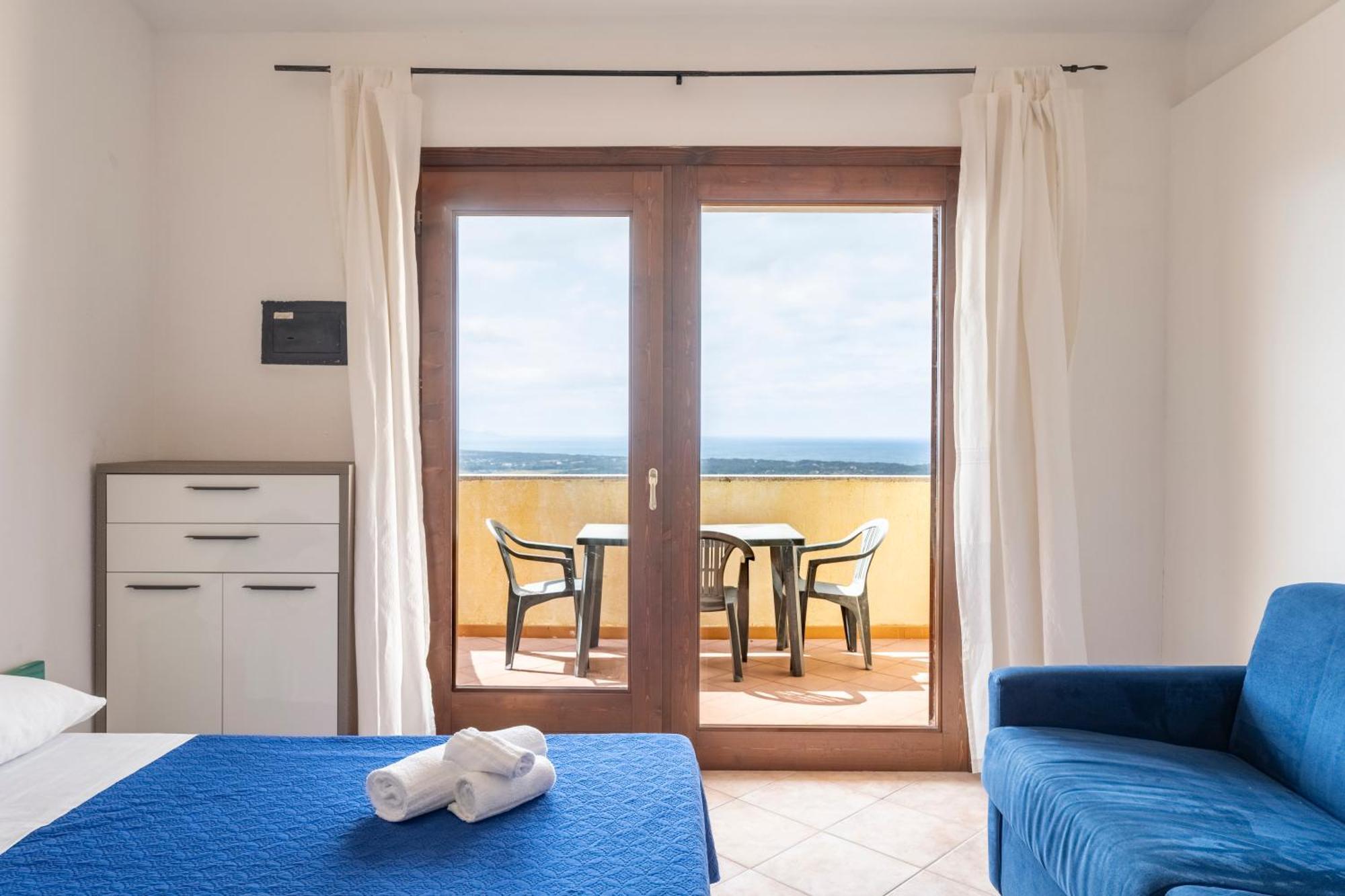 Aparthotel Il Borgo Di Badesi Exterior foto